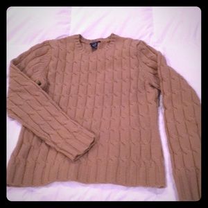 GAP women’s crew neck cable knit sweater